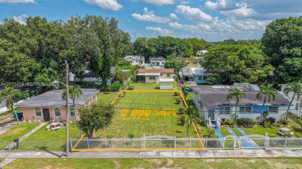 1967 NW 52nd St, Miami, FL 33142