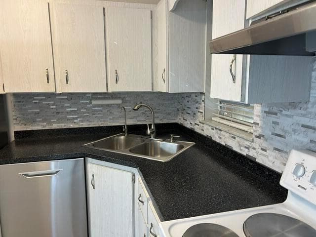 1982 SW PALM CITY Road SW # F, Stuart, FL 34994 photo 5