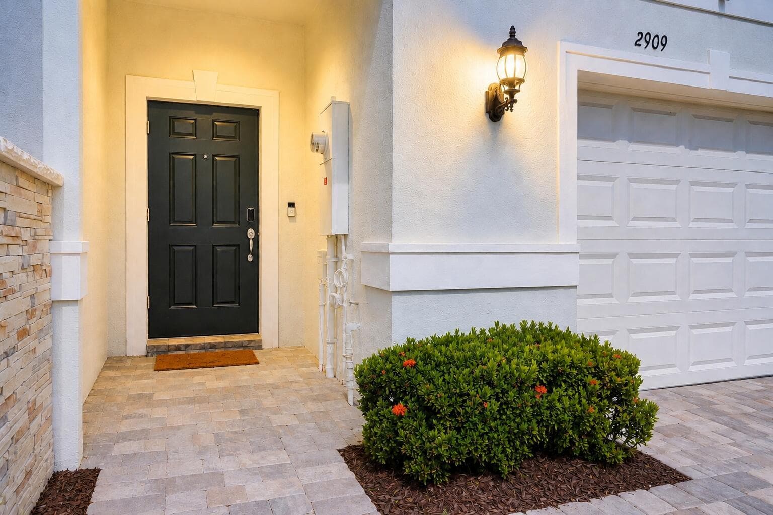 2909 OLIVIA Avenue, Lauderdale Lakes, FL 33311 photo 2