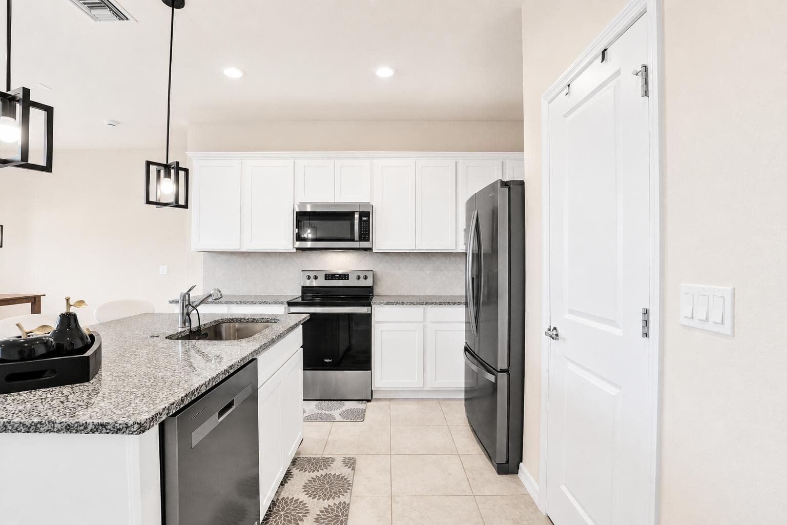 2909 OLIVIA Avenue, Lauderdale Lakes, FL 33311 photo 5