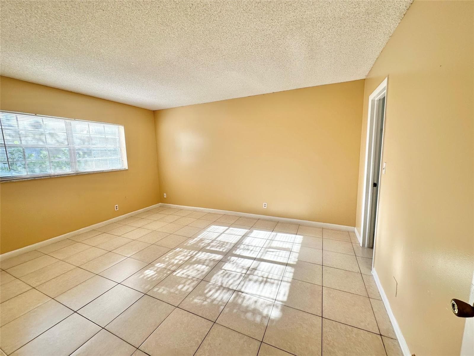 8900 W SAMPLE Road # 106, Coral Springs, FL 33065 photo 2