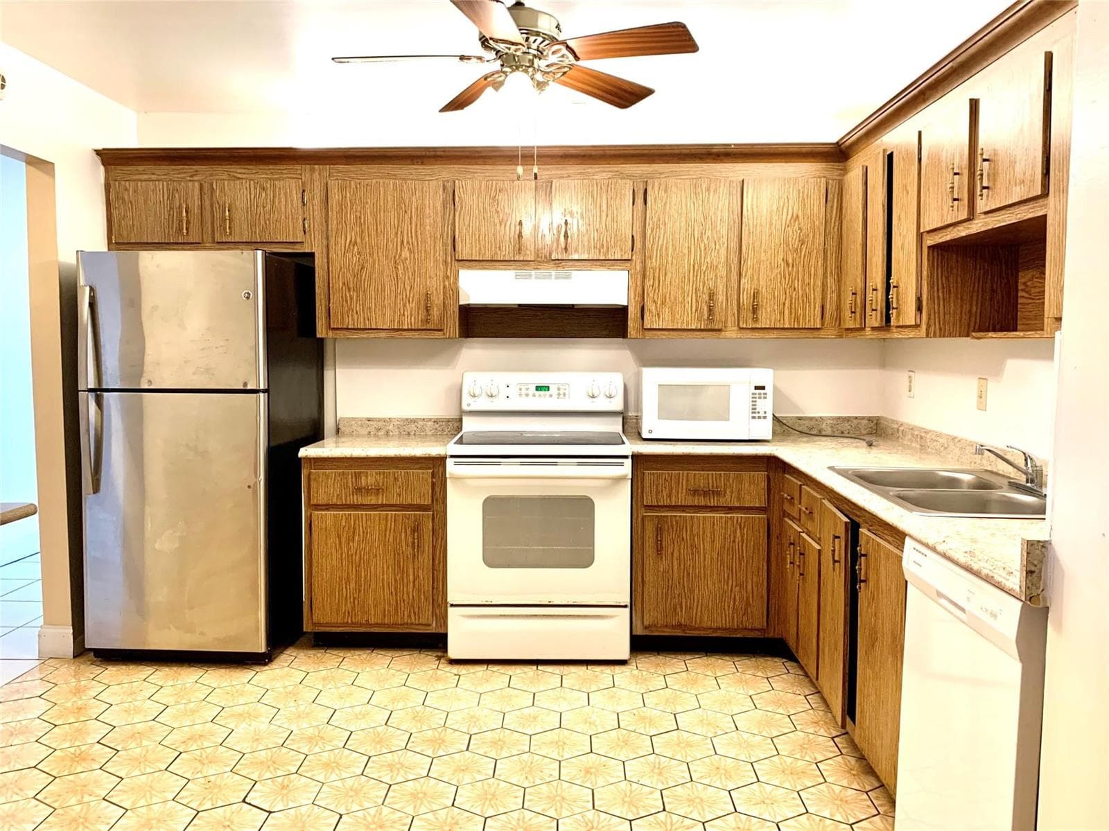 8900 W SAMPLE Road # 106, Coral Springs, FL 33065 photo 5