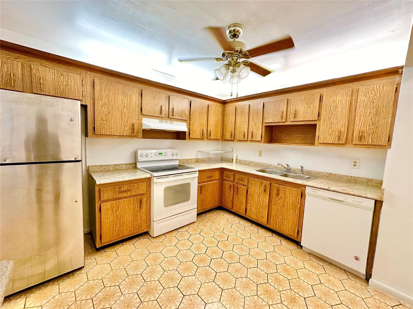 8900 W SAMPLE Road # 106, Coral Springs, FL 33065 photo 4