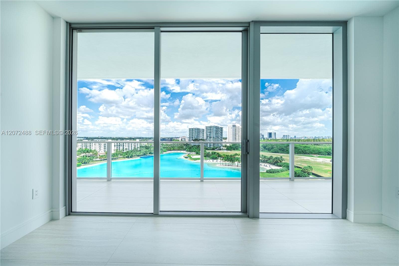 2411 LAGUNA CIRCLE # 809, North Miami, FL 33181 photo 5