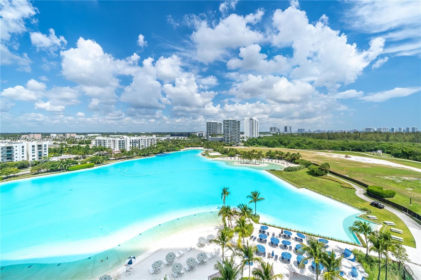 2411 LAGUNA CIRCLE # 809, North Miami, FL 33181 photo 4