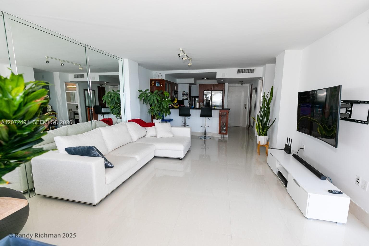 600 NE 36th St # 1820, Miami, FL 33137 photo 4
