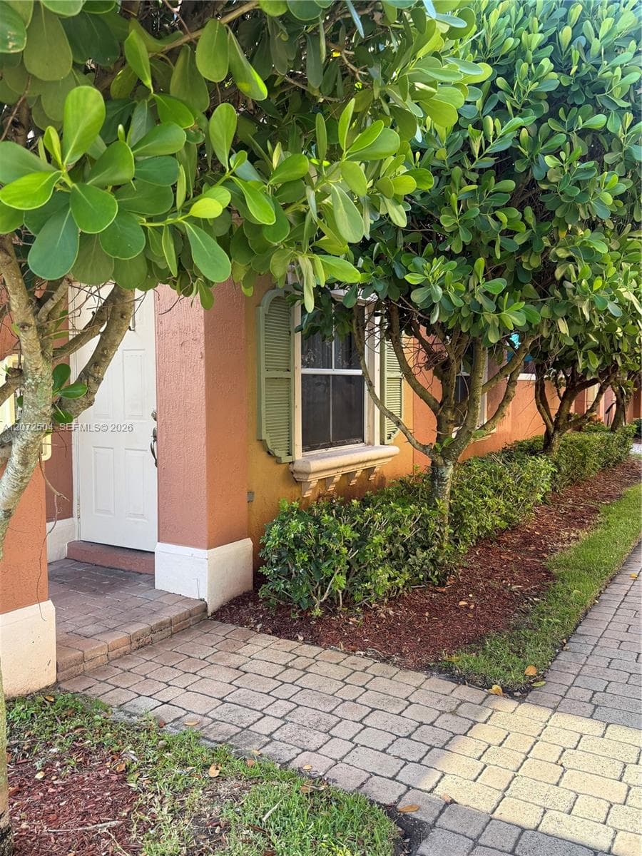700 SW 106th Ave # 2007, Pembroke Pines, FL 33025 photo 3