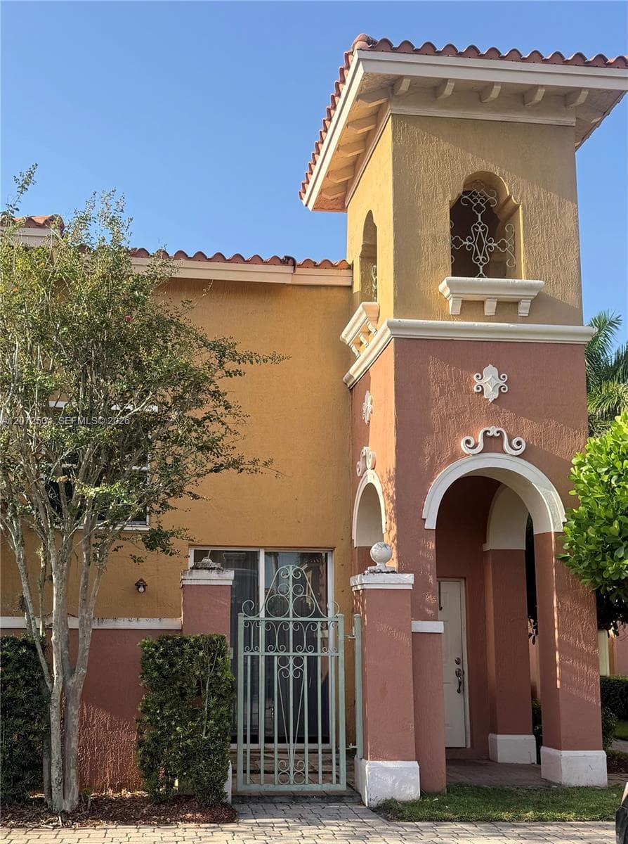 700 SW 106th Ave # 2007, Pembroke Pines, FL 33025