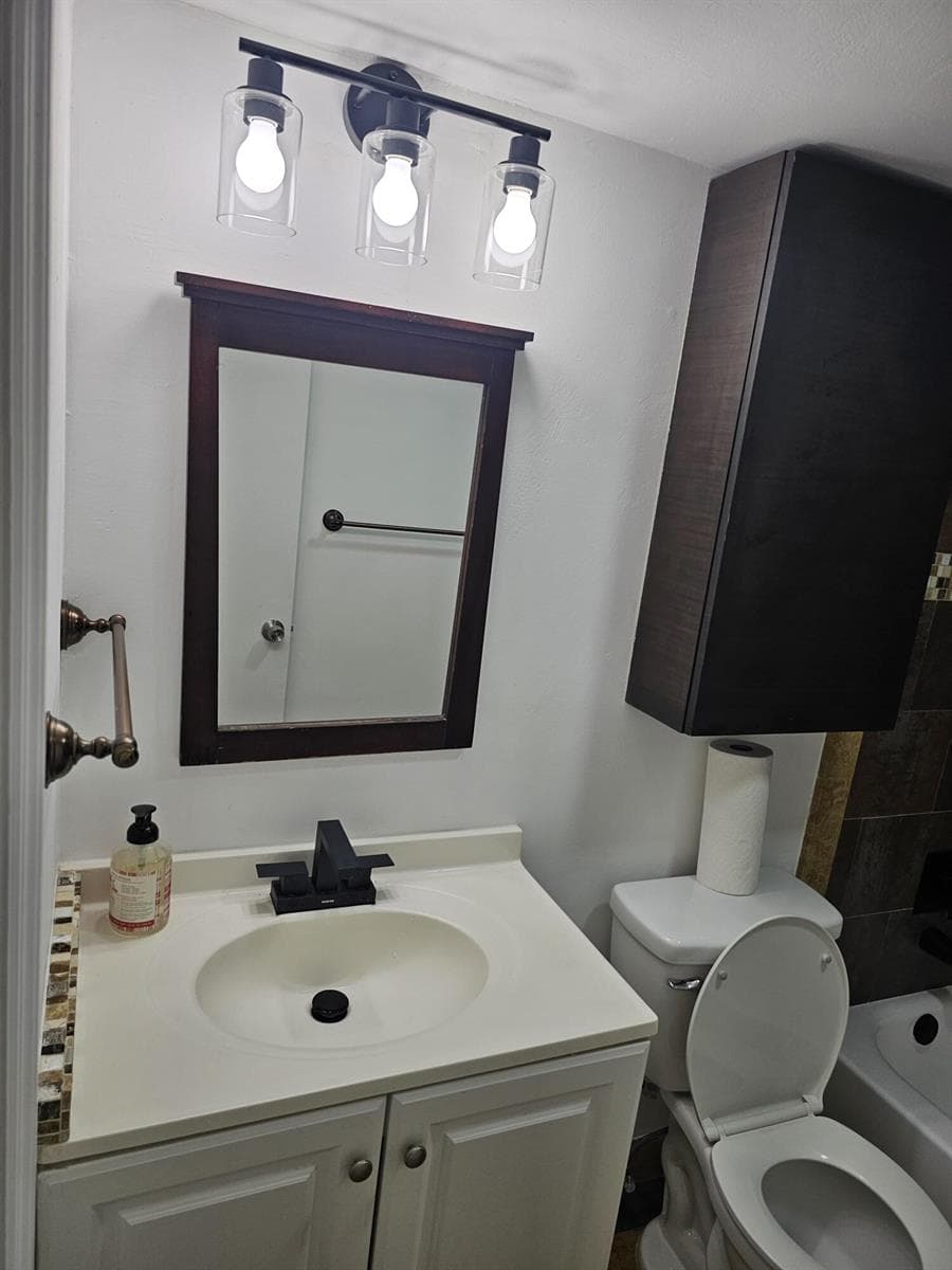 555 Purdy Lane # 114, Palm Springs, FL 33461 photo 3