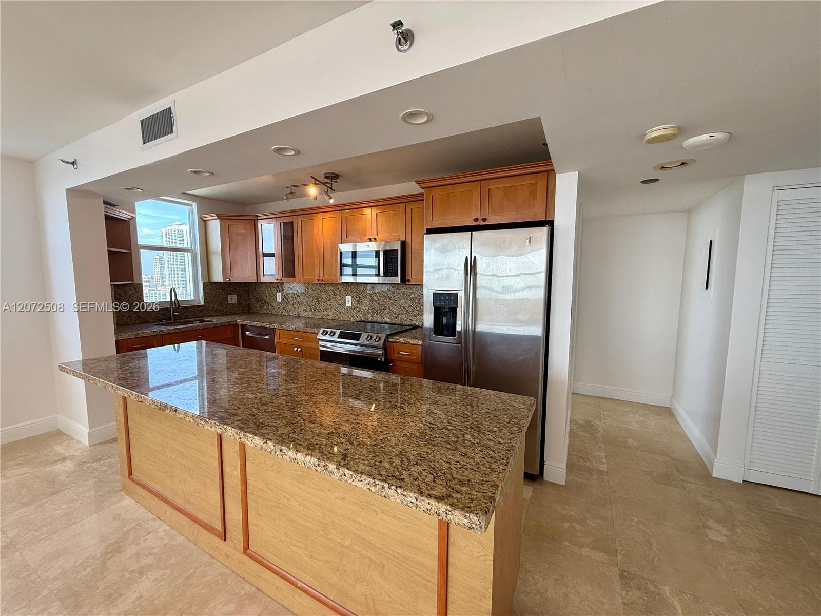 770 Claughton Island Dr # 2016, Miami, FL 33131 photo 4