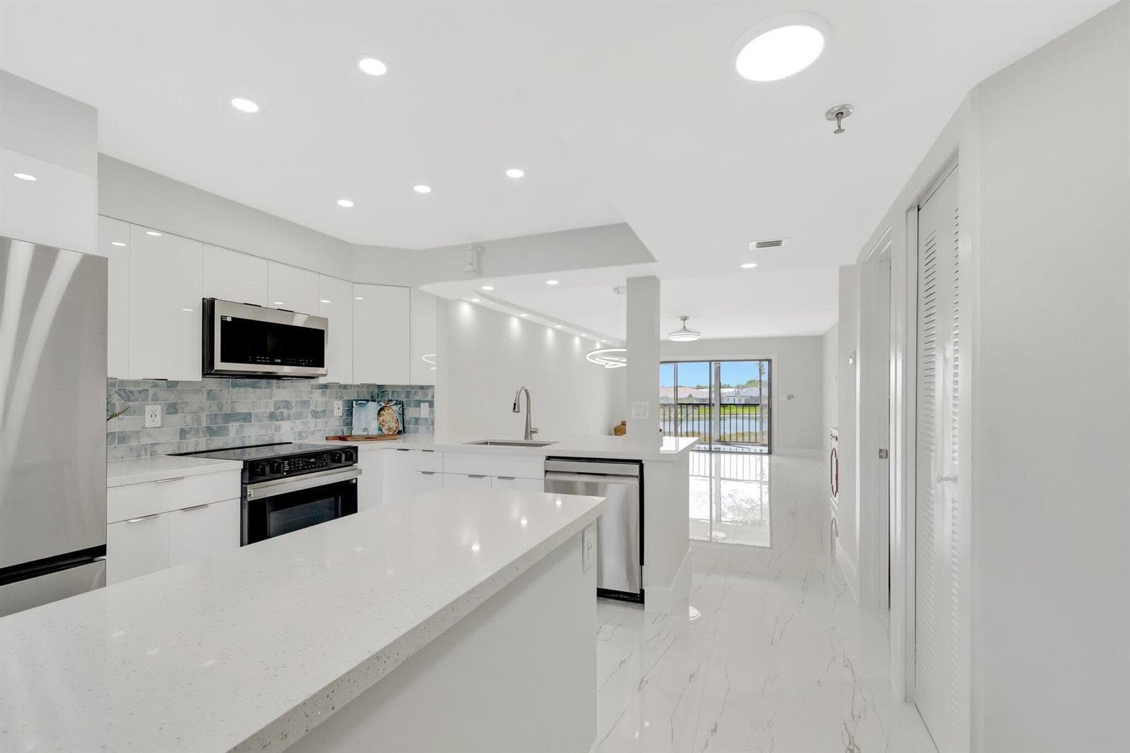 7240 Huntington Lane # 202, Delray Beach, FL 33446