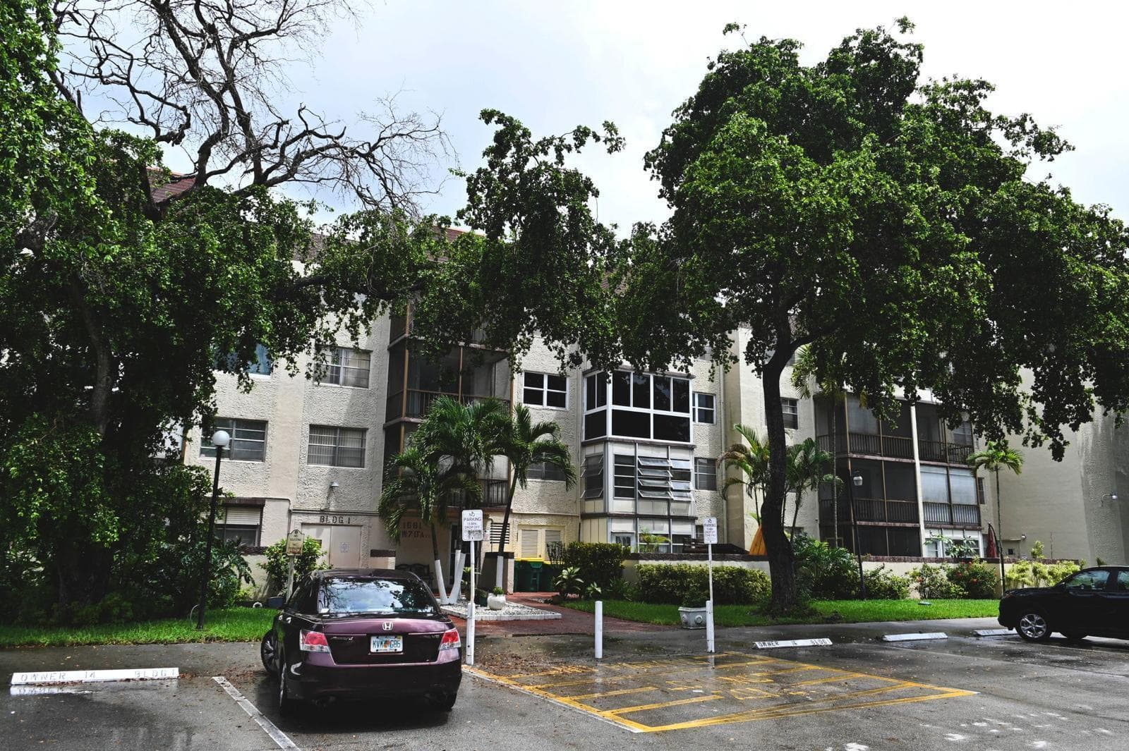 1681 NW 70th Avenue # 402, Plantation, FL 33313 photo 3
