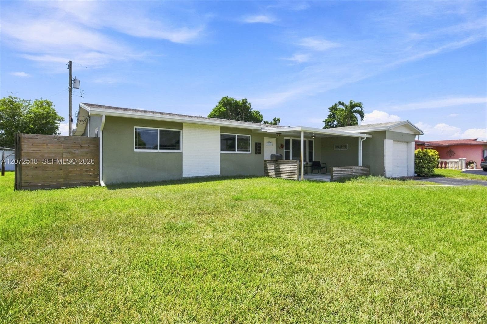 7640 NW 8th St, Pembroke Pines, FL 33024 photo 2