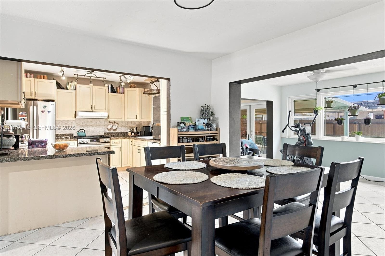 7640 NW 8th St, Pembroke Pines, FL 33024 photo 4