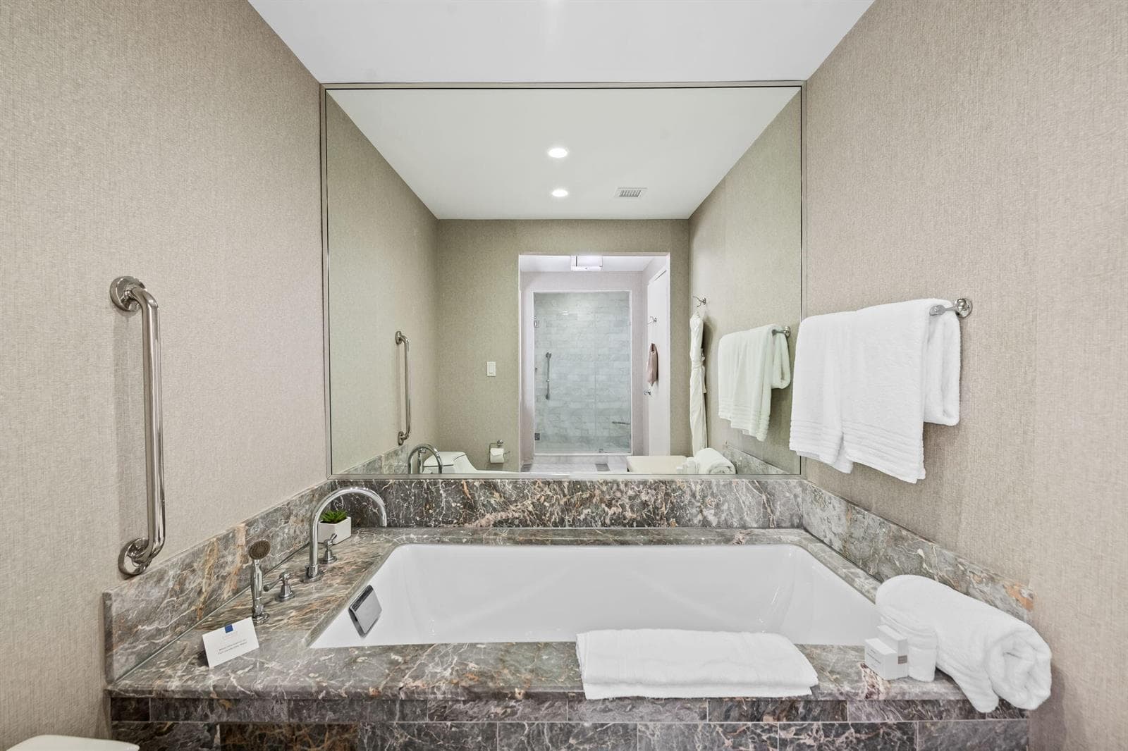 551 N FORT LAUDERDALE BEACH Boulevard # H1011, Fort Lauderdale, FL 33304 photo 5