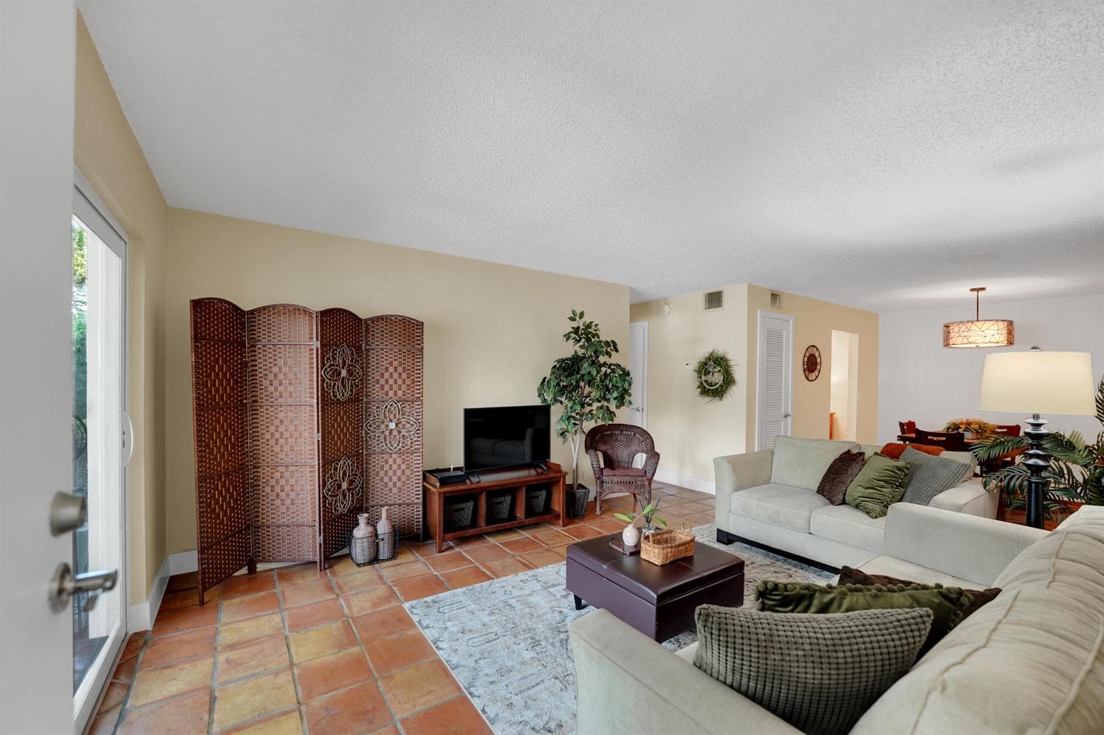 6473 BAY CLUB Drive # 1, Fort Lauderdale, FL 33308 photo 2