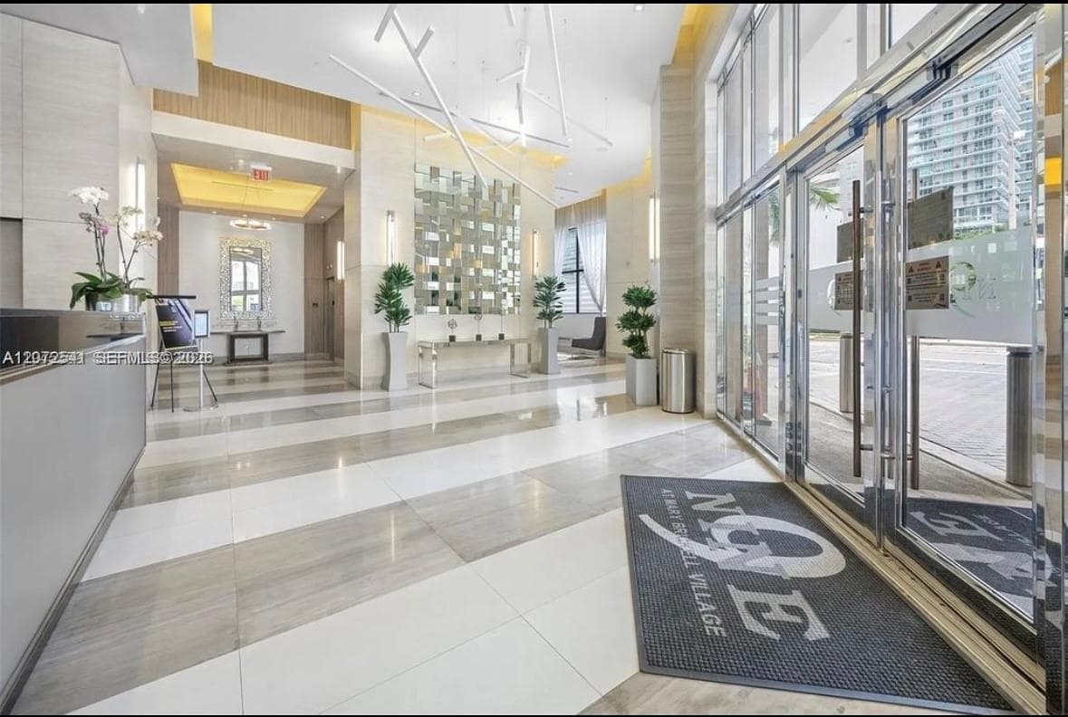 999 SW 1st Ave # 1814, Miami, FL 33130 photo 2