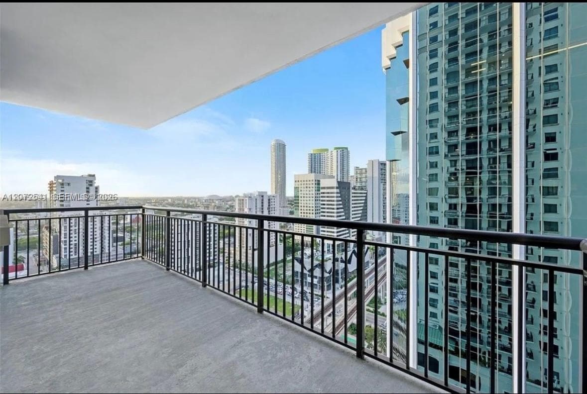 999 SW 1st Ave # 1814, Miami, FL 33130 photo 3