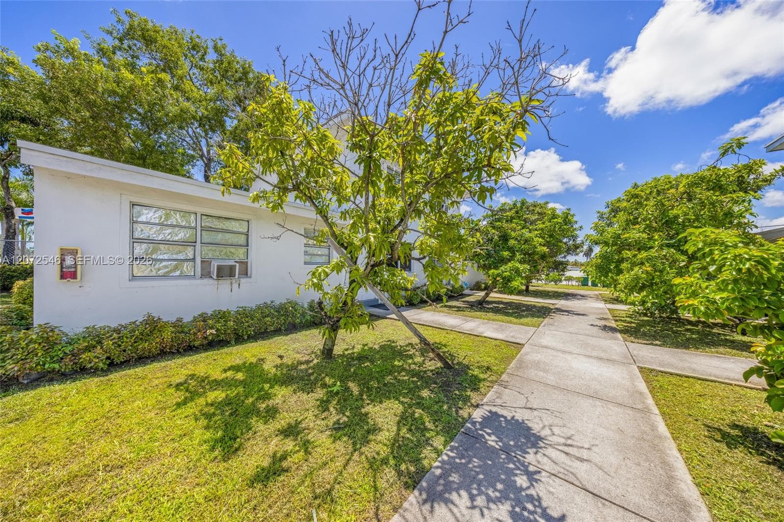 3740 W Hallandale Beach Blvd, Hollywood, FL 33023 photo 2