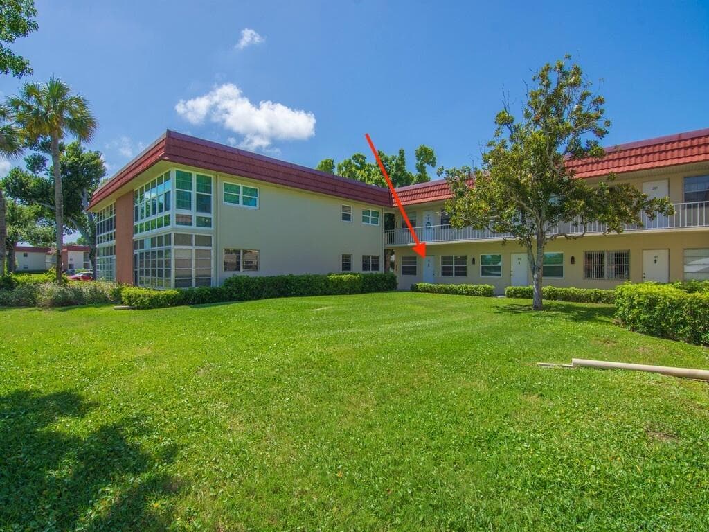24 Pine Arbor Lane # 103, Vero Beach, FL 32962 photo 2