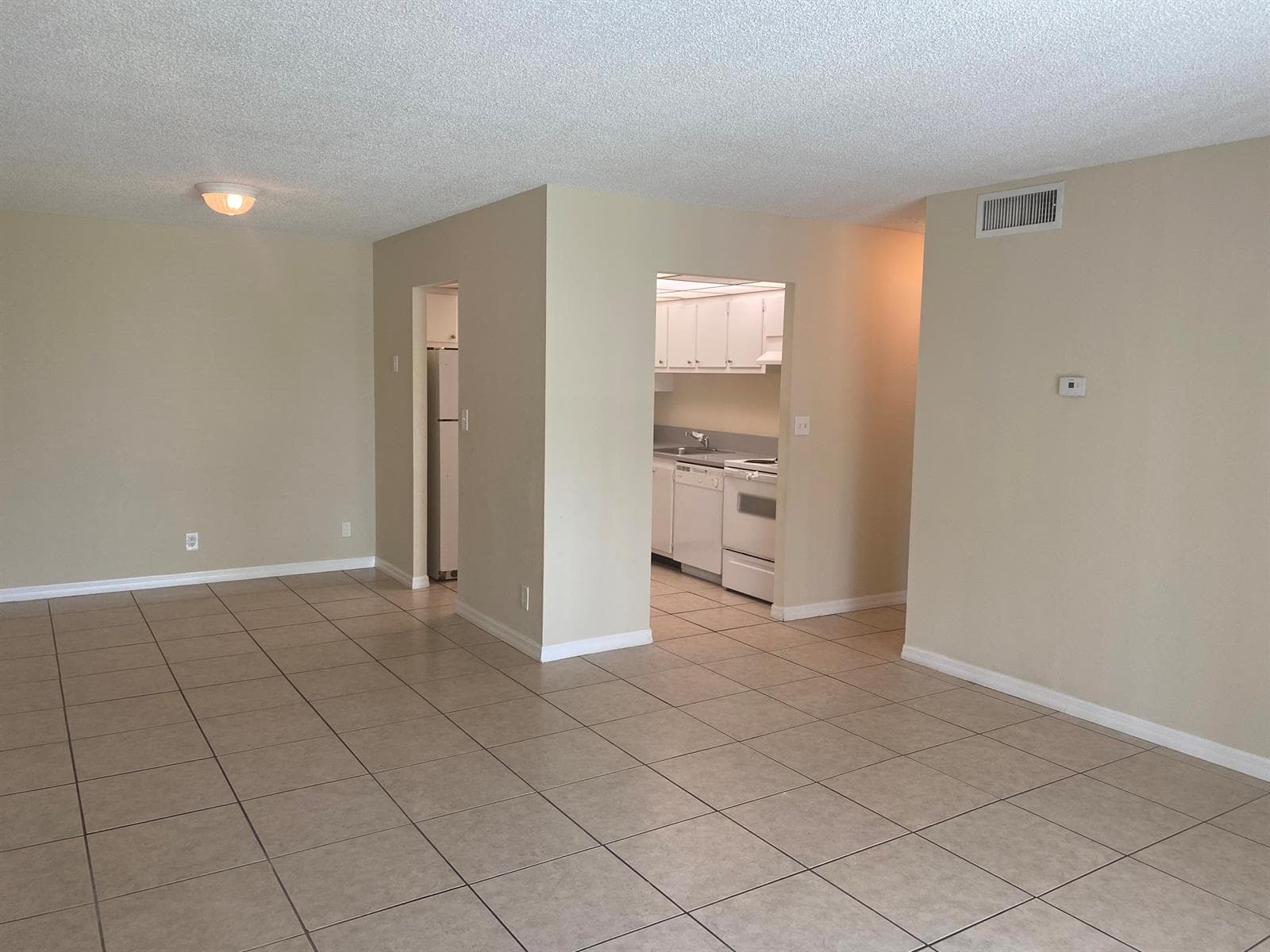 409 EXECUTIVE CENTER Drive # 211, West Palm Beach, FL 33401 photo 2