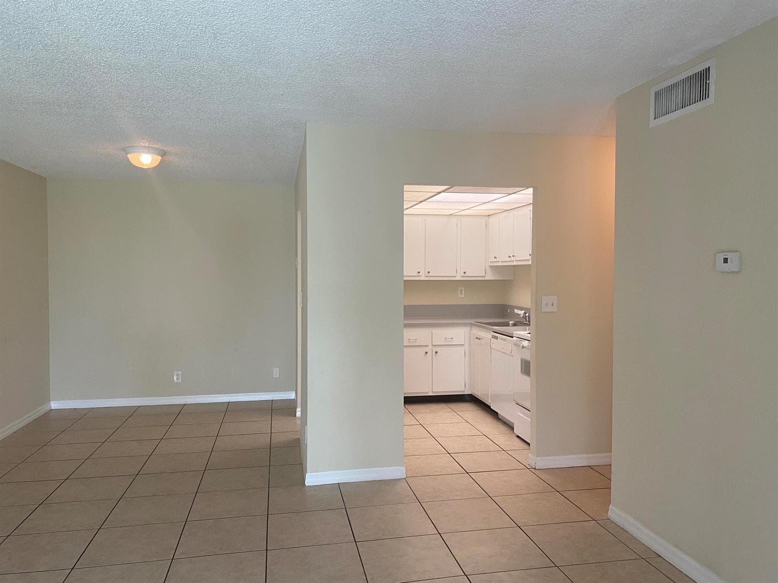 409 EXECUTIVE CENTER Drive # 211, West Palm Beach, FL 33401 photo 3