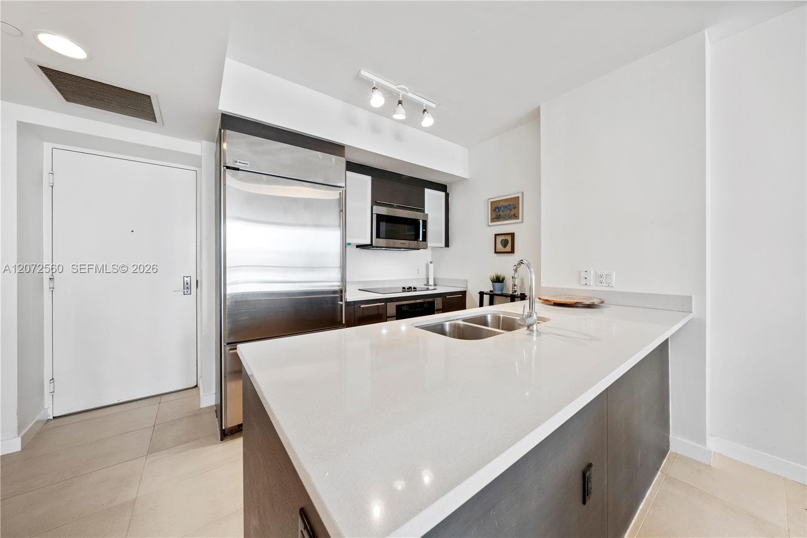 55 SE 6th St # 1708, Miami, FL 33131