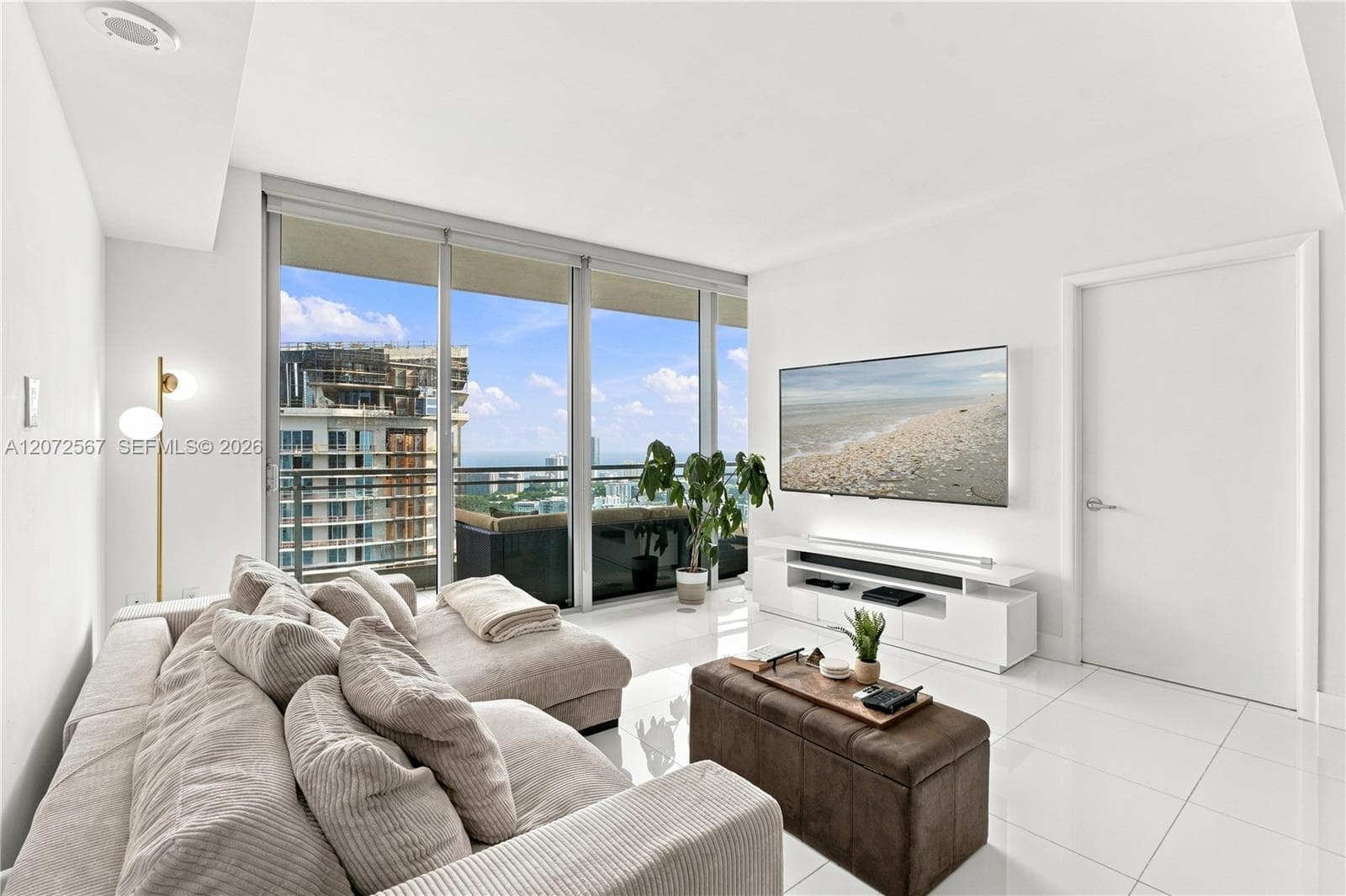 92 SW 3rd St # 4904, Miami, FL 33130 photo 3