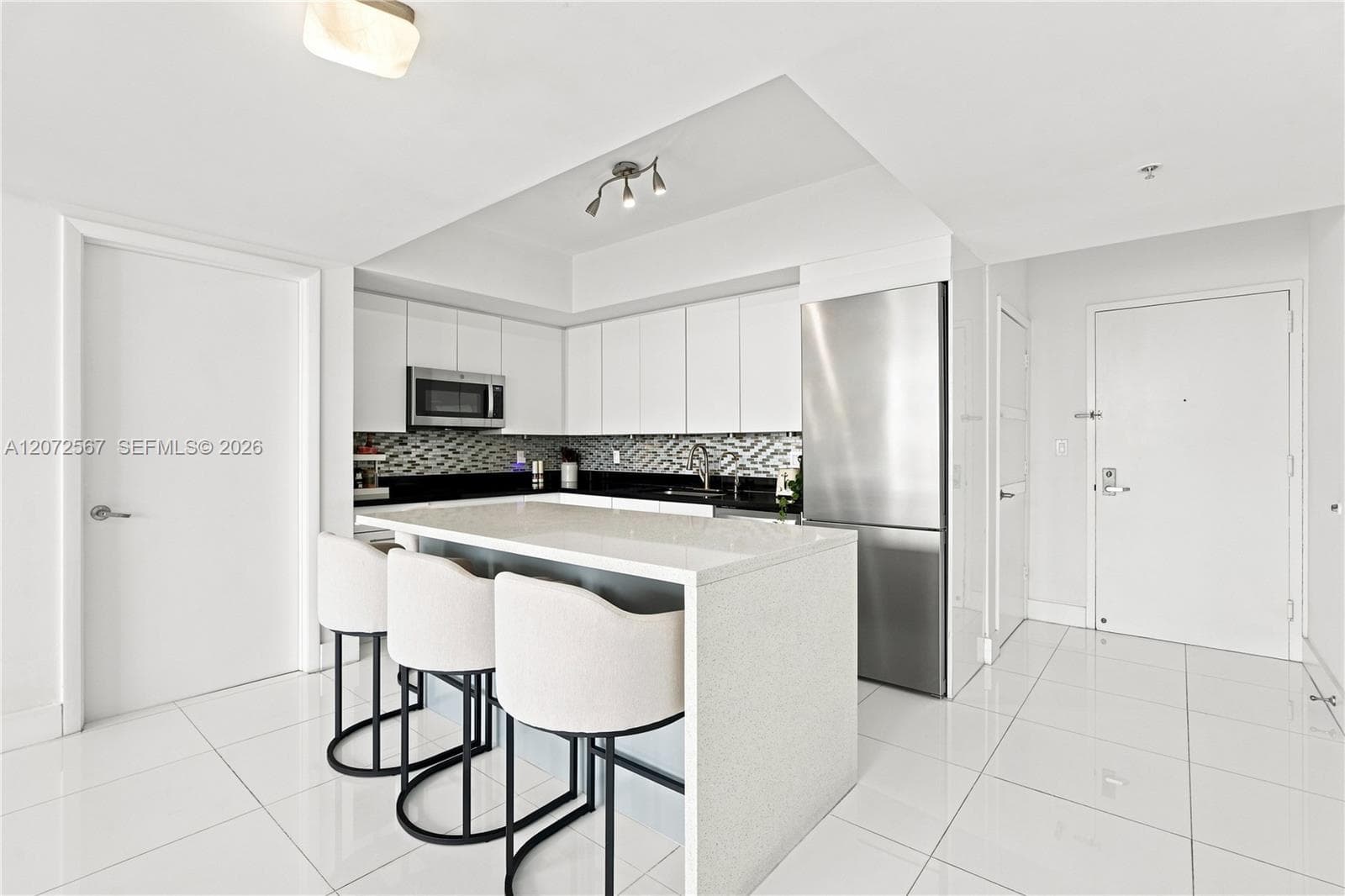 92 SW 3rd St # 4904, Miami, FL 33130 photo 5