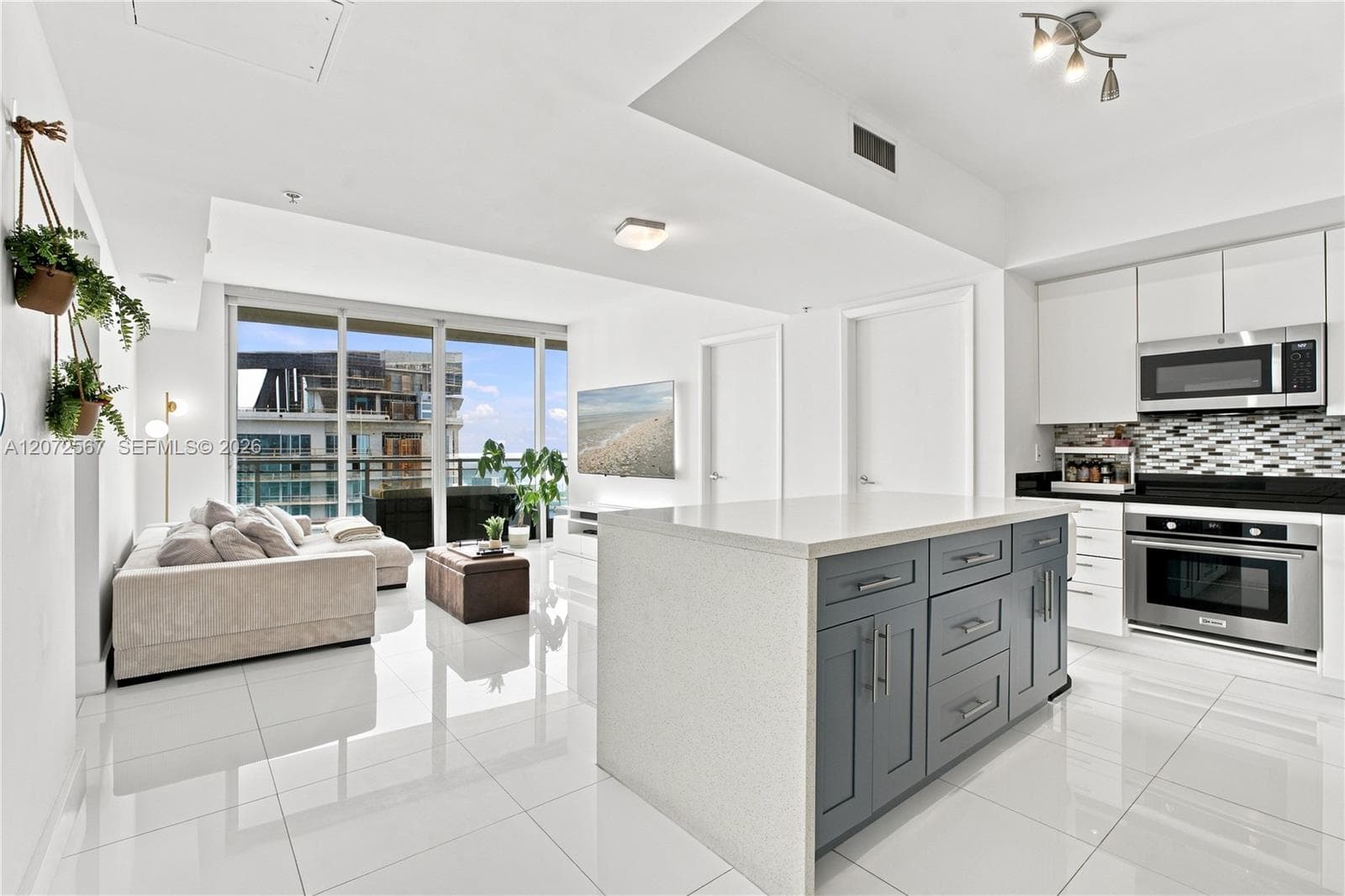 92 SW 3rd St # 4904, Miami, FL 33130 photo 4