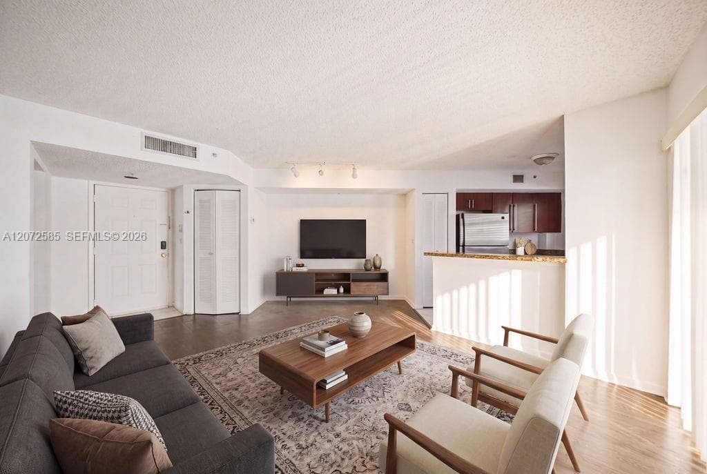 771 N Pine Island Rd # 205, Plantation, FL 33324