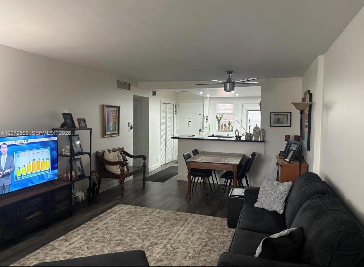 500 NE 12th Ave # 704, Hallandale Beach, FL 33009 photo 2