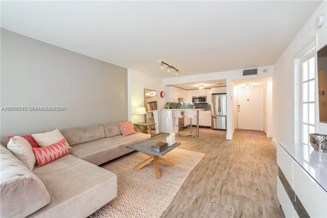 345 Ocean Dr # 408, Miami Beach, FL 33139 photo 5