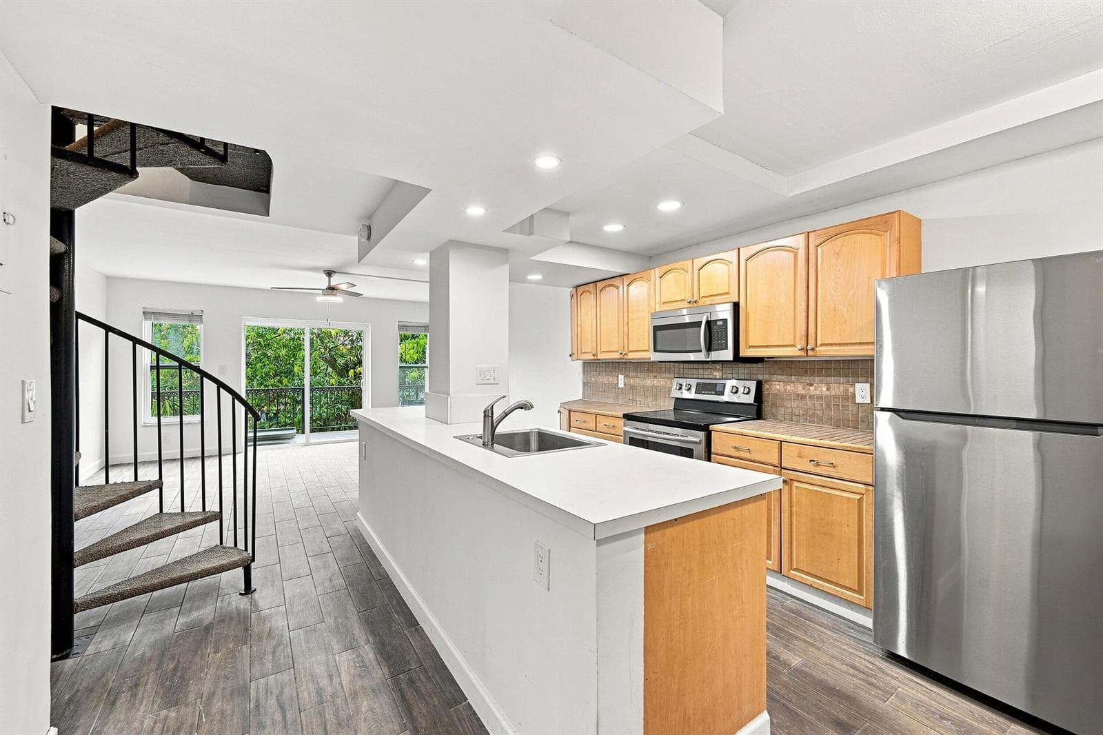 640 TENNIS CLUB Drive # 307, Fort Lauderdale, FL 33311