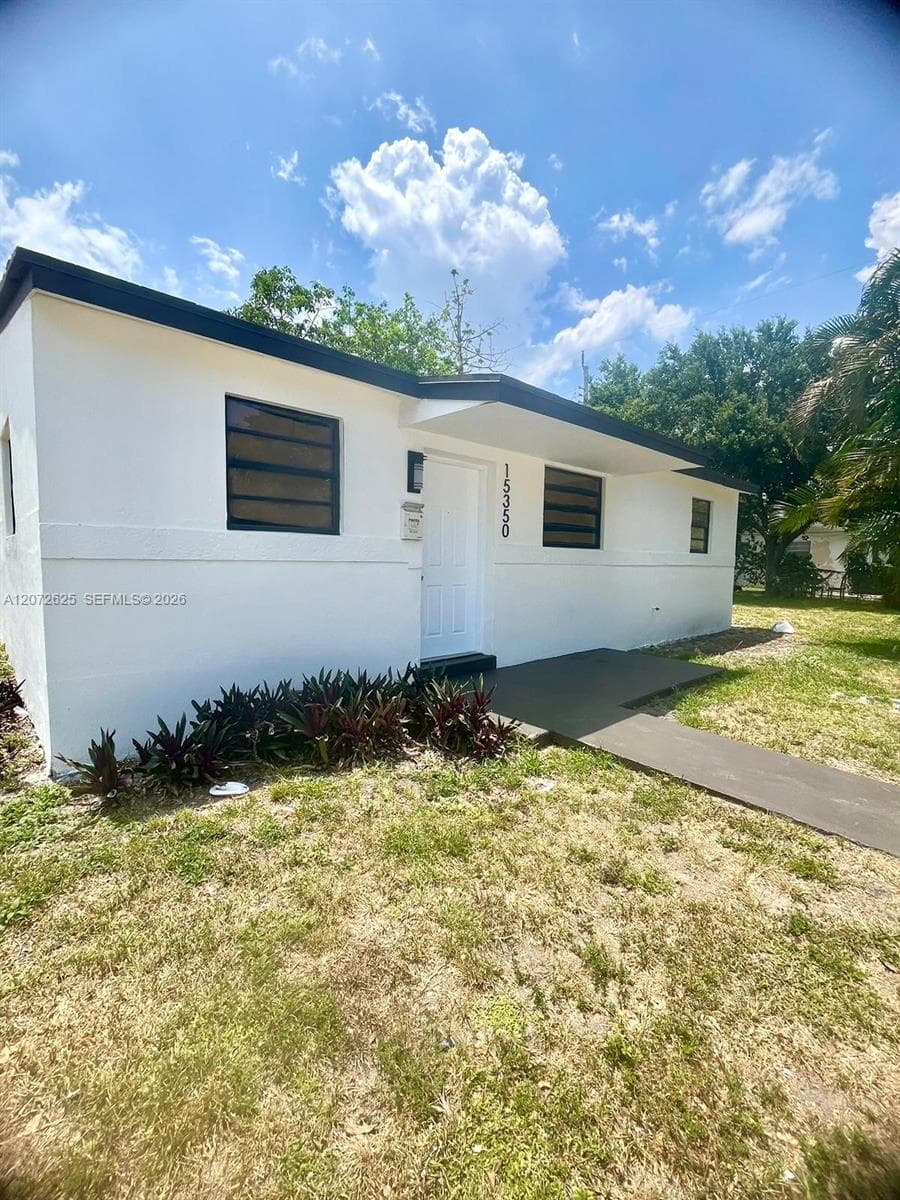 15350 NE 14th Ct, North Miami Beach, FL 33162 photo 2