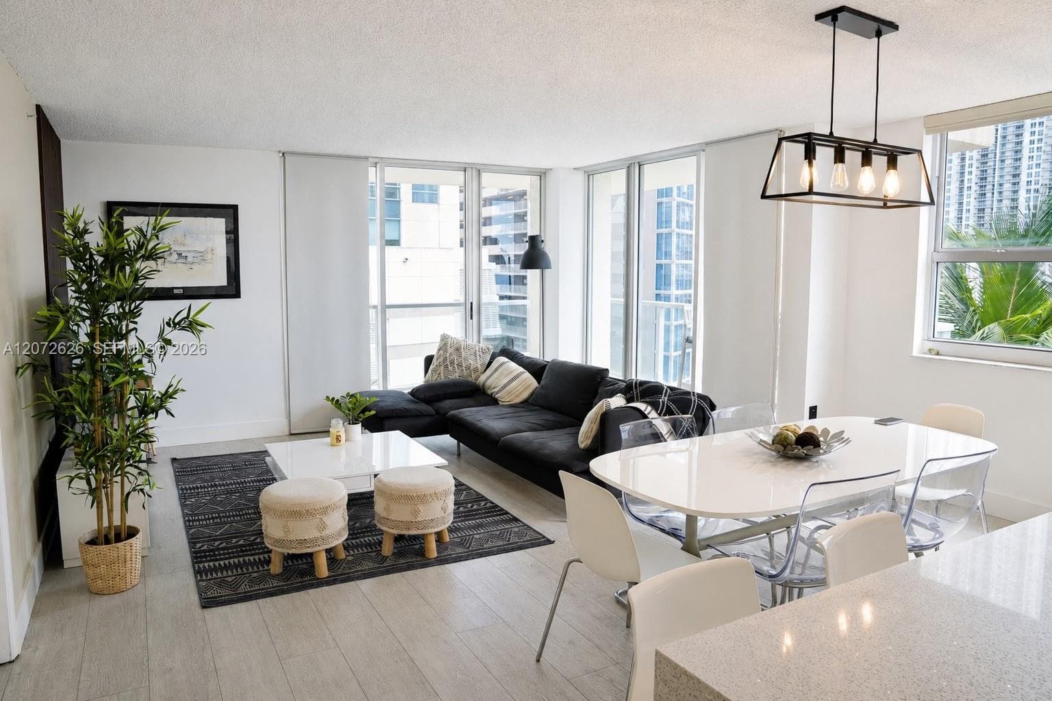 1155 Brickell Bay Dr # 902, Miami, FL 33131 photo 2