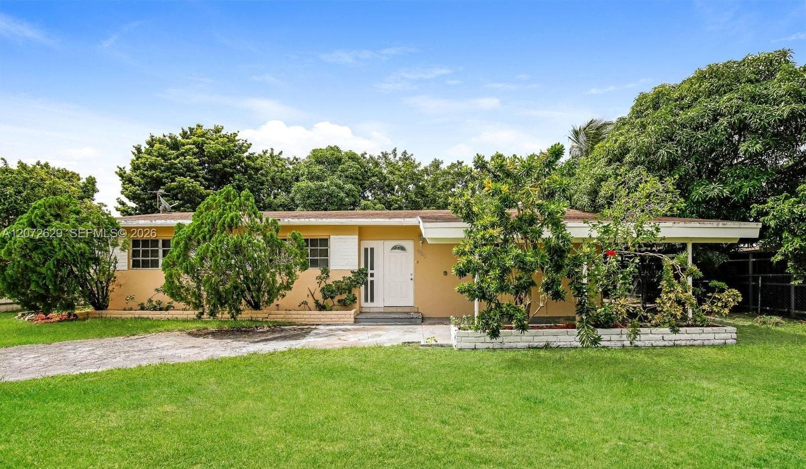 980 NW 182nd St, Miami Gardens, FL 33169