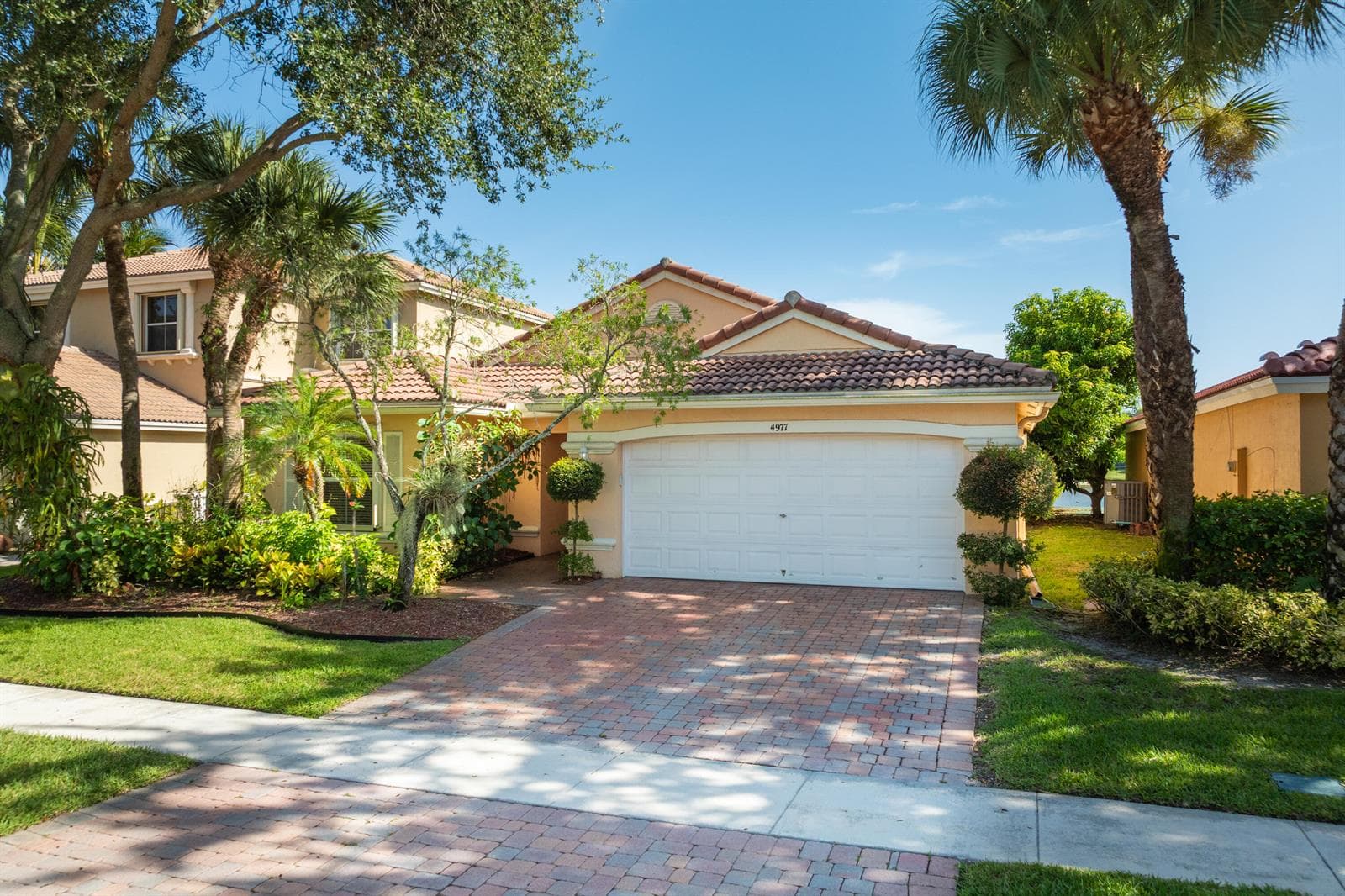 4977 Victoria Circle, West Palm Beach, FL 33409 photo 2