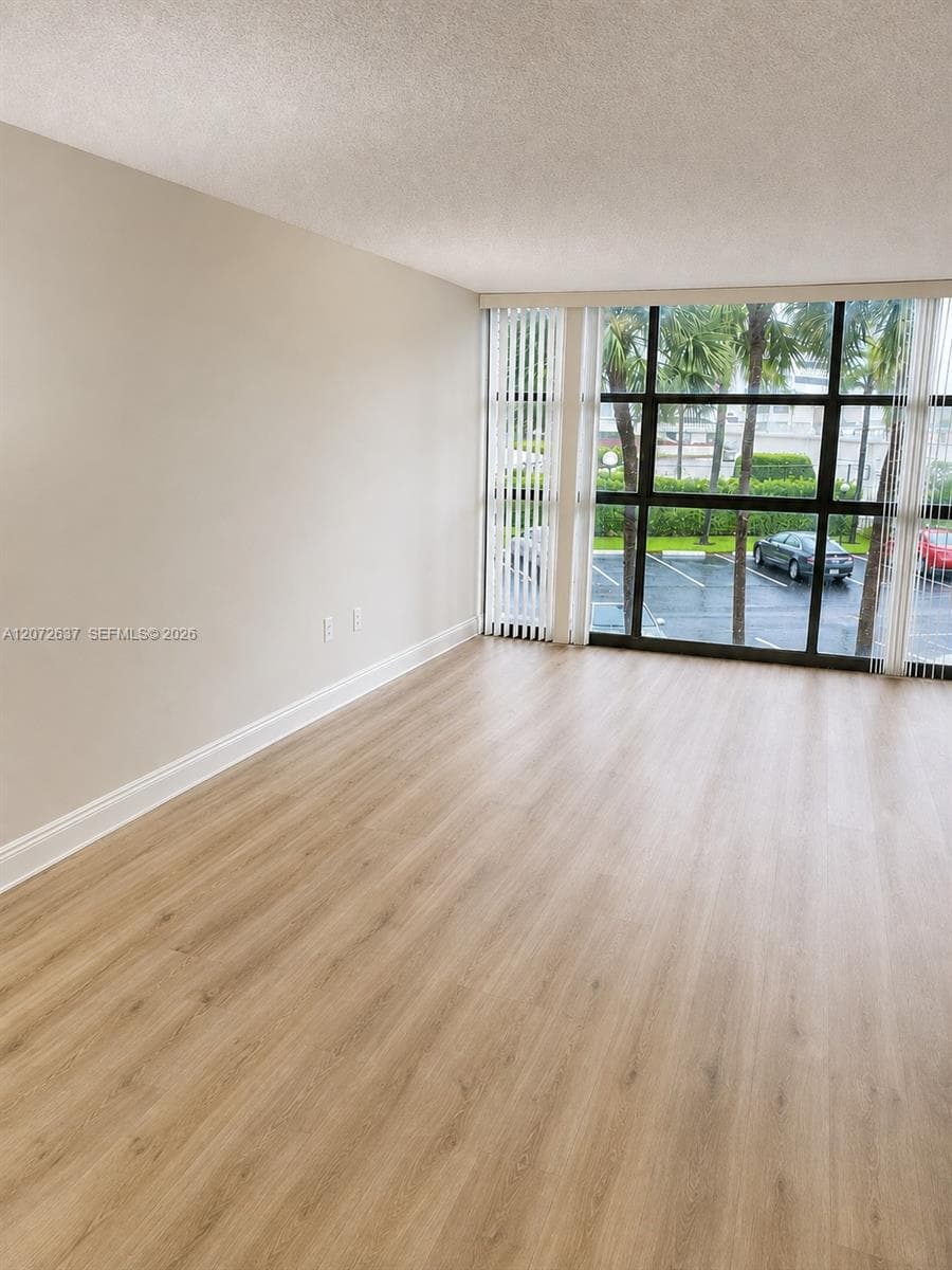 600 Parkview Dr # 224, Hallandale Beach, FL 33009 photo 5