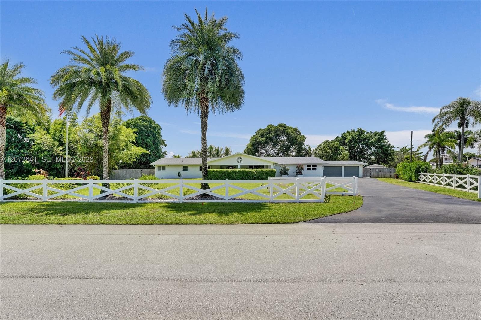 10880 SW 25th St, Davie, FL 33324 photo 2