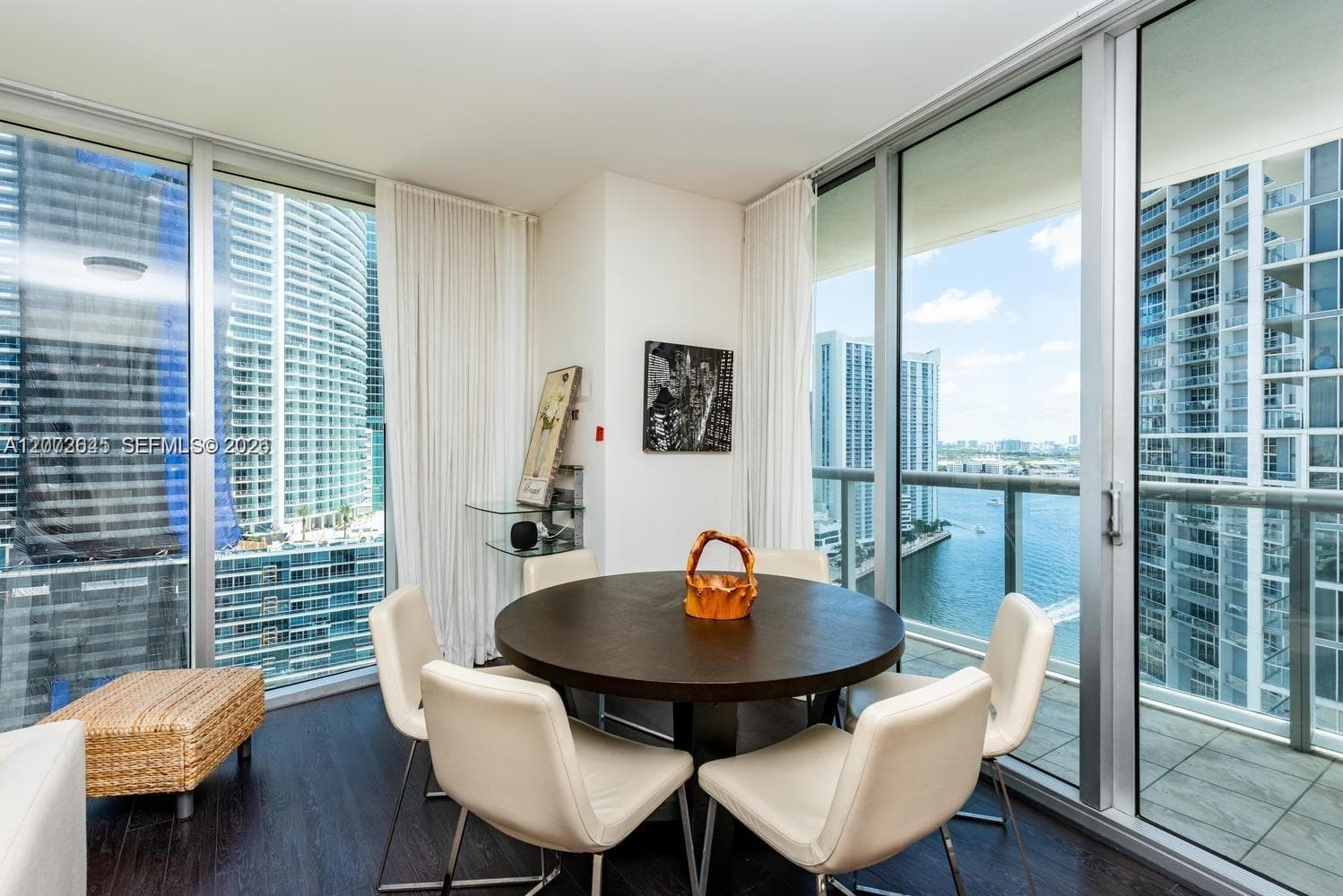 485 Brickell Ave # 2302, Miami, FL 33131 photo 3