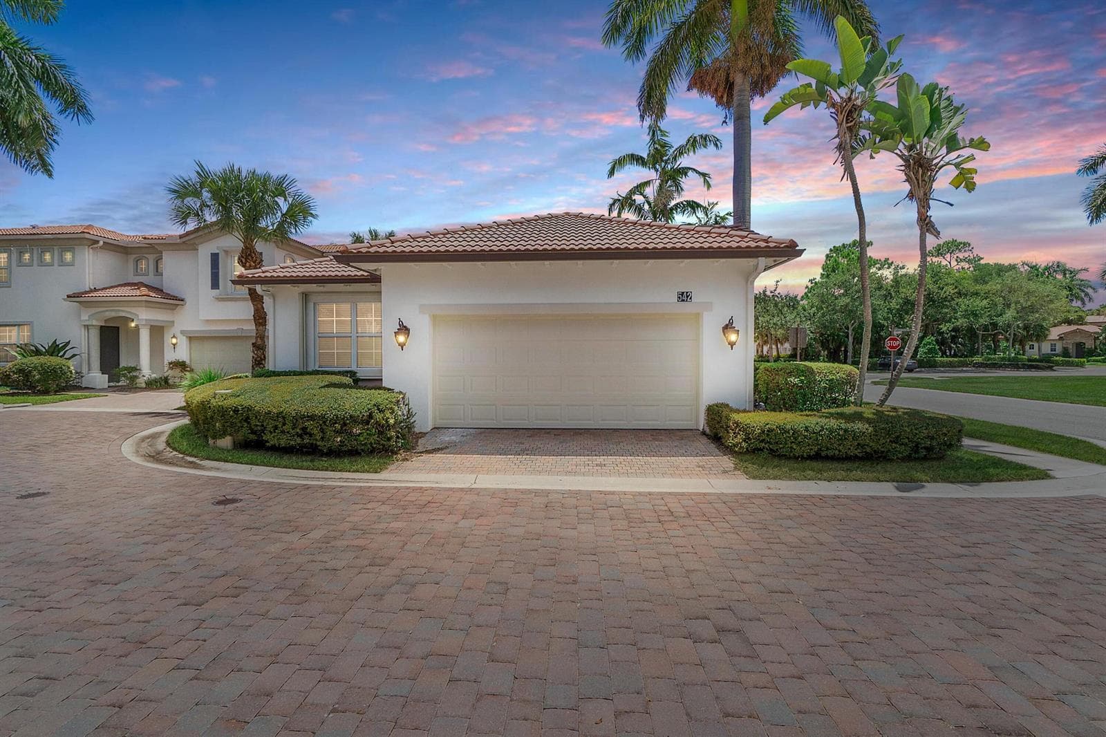 542 TOMAHAWK Court, Palm Beach Gardens, FL 33410 photo 4