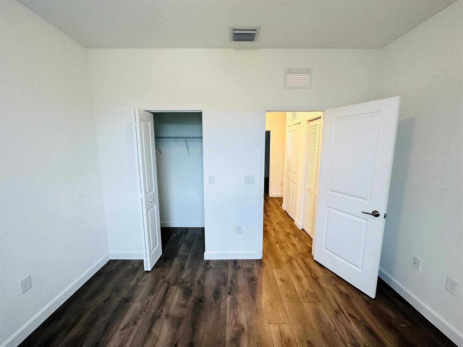 346 NE 208TH Terrace, Miami, FL 33179 photo 2
