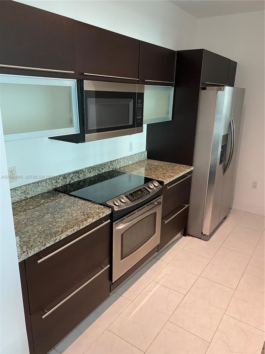 950 Brickell Bay Dr # 801, Miami, FL 33131 photo 2