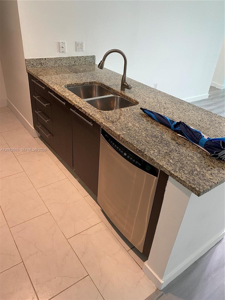 950 Brickell Bay Dr # 801, Miami, FL 33131 photo 3
