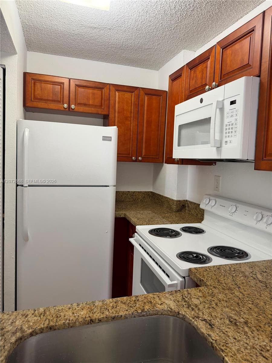 8145 NW 7th St # 406, Miami, FL 33126 photo 5