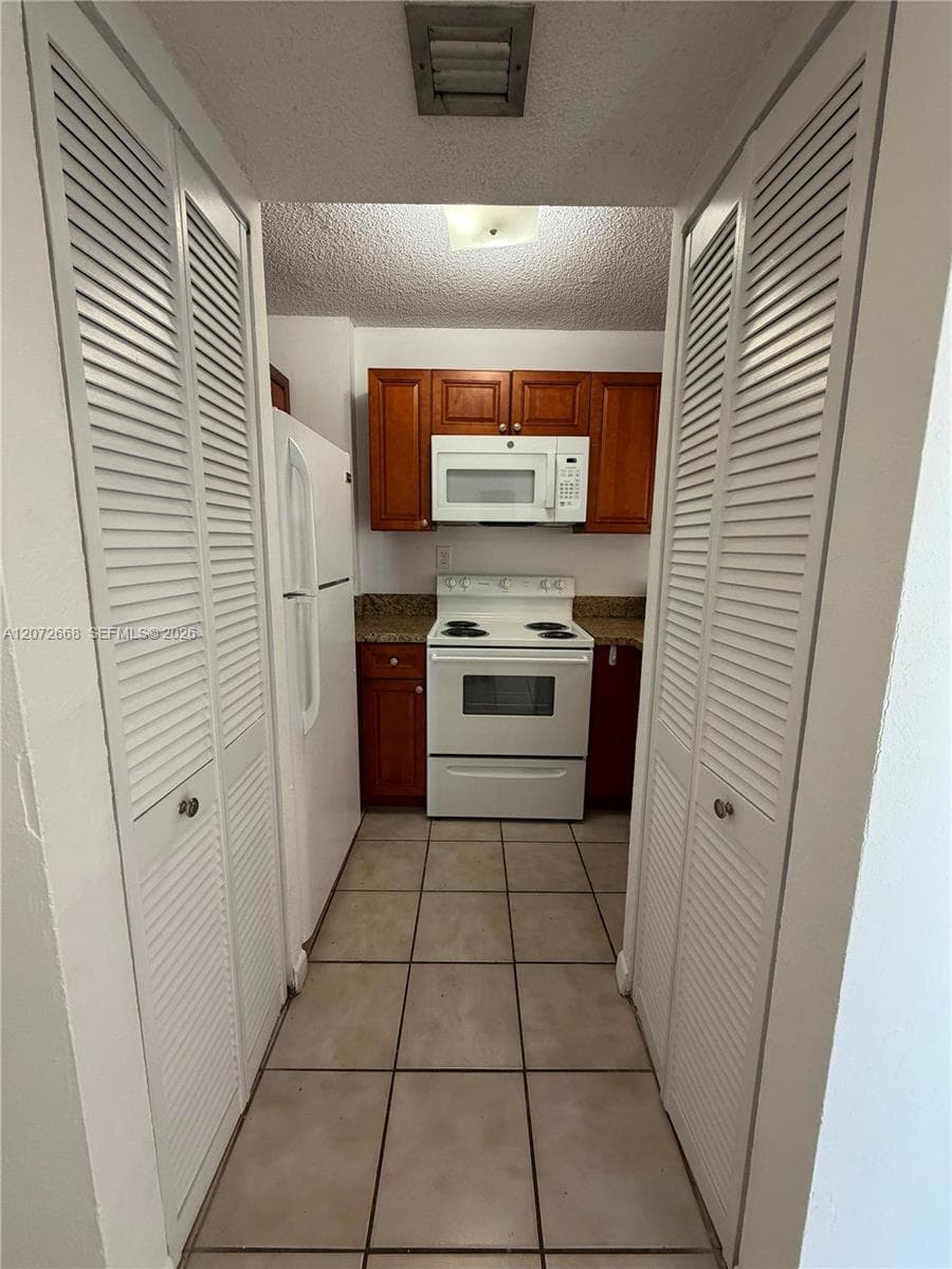 8145 NW 7th St # 406, Miami, FL 33126 photo 4
