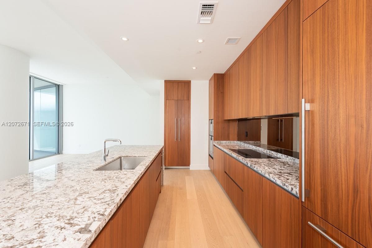 175 SE 25th Rd # 3504, Miami, FL 33129 photo 4