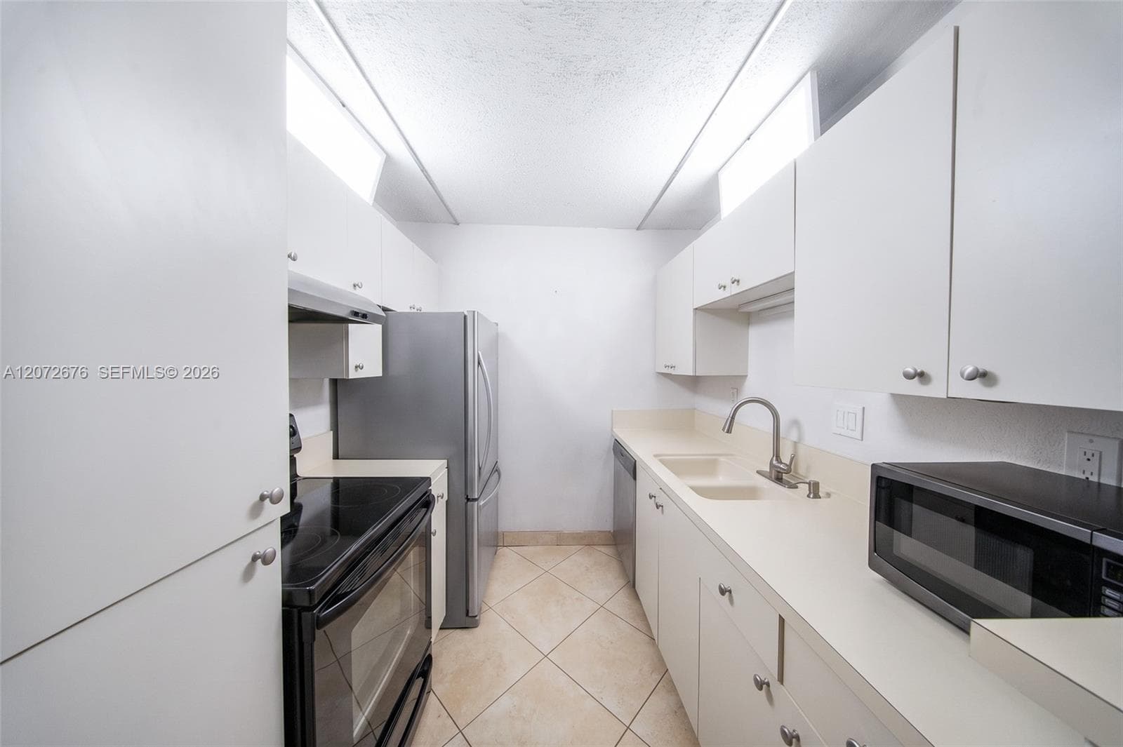 10826 N Kendall Dr # T13, Miami, FL 33176
