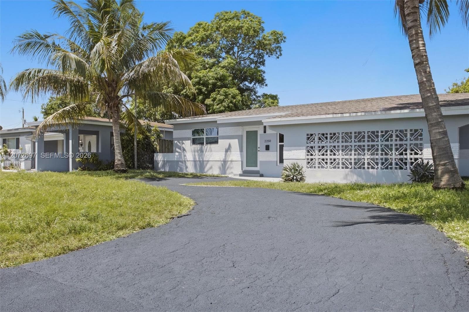 2250 Gulfstream Dr, Miramar, FL 33023 photo 2